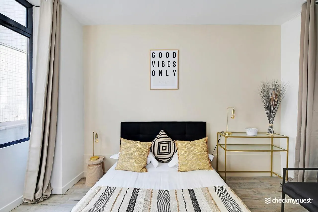 Cmg Voltaire - Petion Apartman Párizs